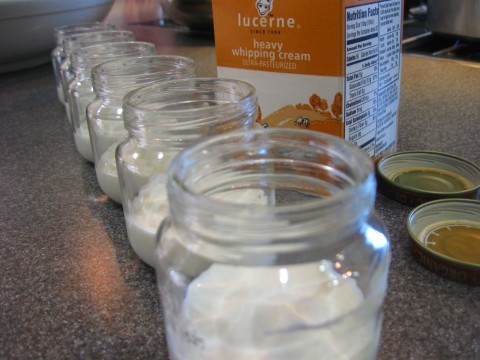 Measured cream for butter Measured cream for butter