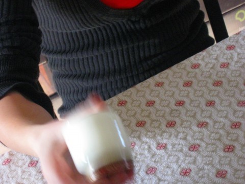 Shaking cream for butter Shaking cream for butter