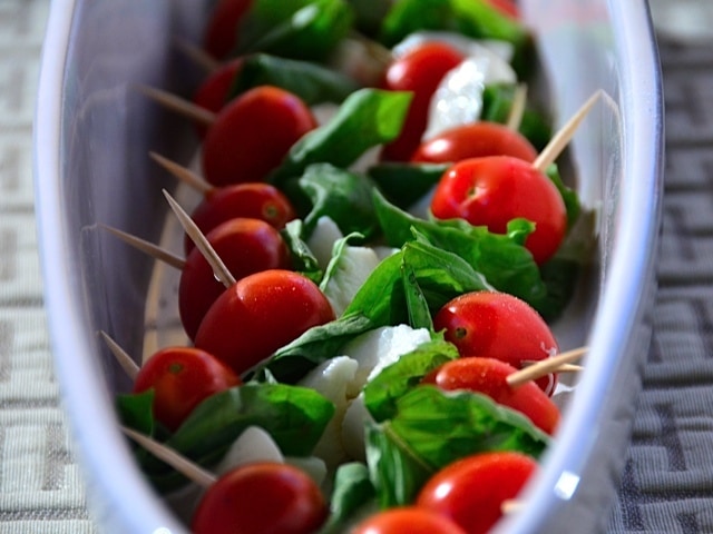 mini caprese bites
