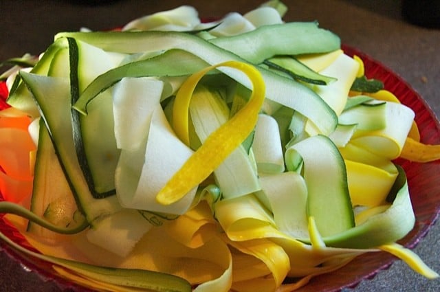 Experiment: Zyliss Julienne Peeler And Zucchini Noodles - Taste Cook Sip