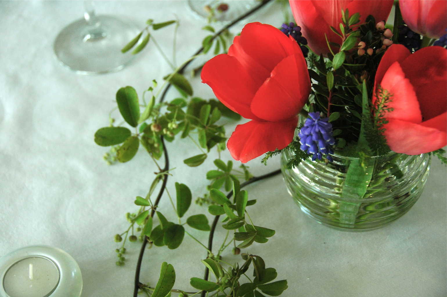 How to Make an Easter Tabletop with Tulips and Grape Hyacinth