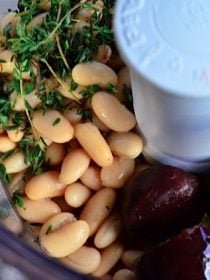 Bush's Cannellini Beans and Beet Hummus