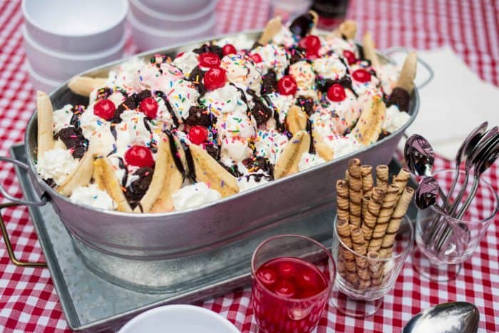 Festive: How to Make a Summer Ice Cream Trough Dessert