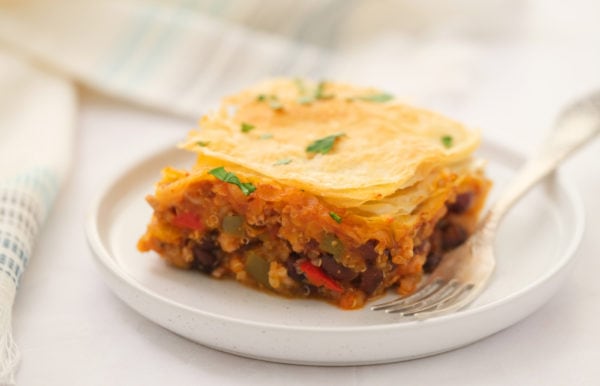 chili pot pie with puff pastry
