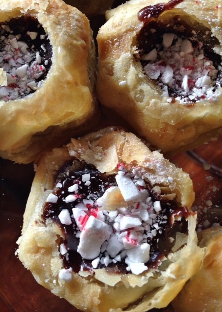 3-Ingredient Peppermint Hot Fudge Bites