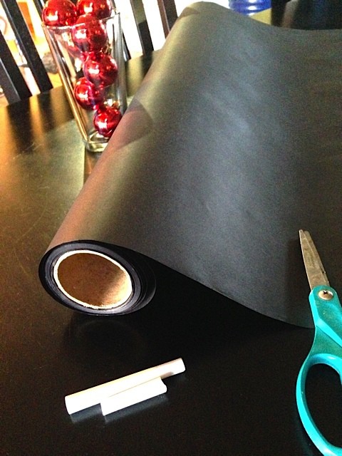 Create a fun table for kids with Chalkboard Paper for the holidays!