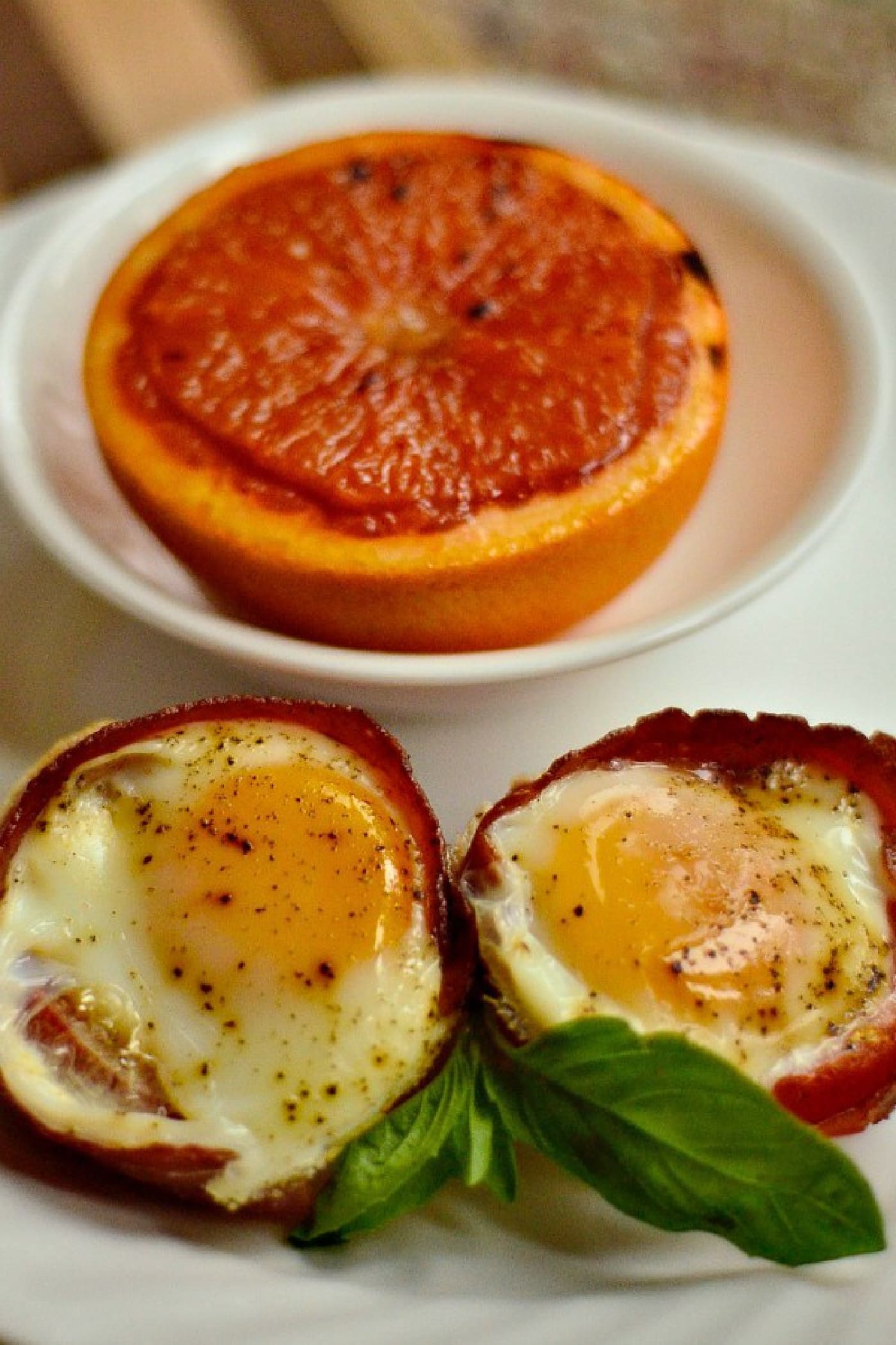 Muffin Tin Baked Eggs with Mozzarella, Bacon and Mediterranean Herbs -  Simply yumSimply yum