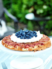 Strawberry Cake Recipe with Sweet Ginger Cream