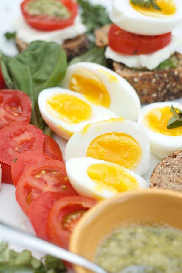How to Make a Soft Boiled Egg 7-Minute Caprese Breakfast
