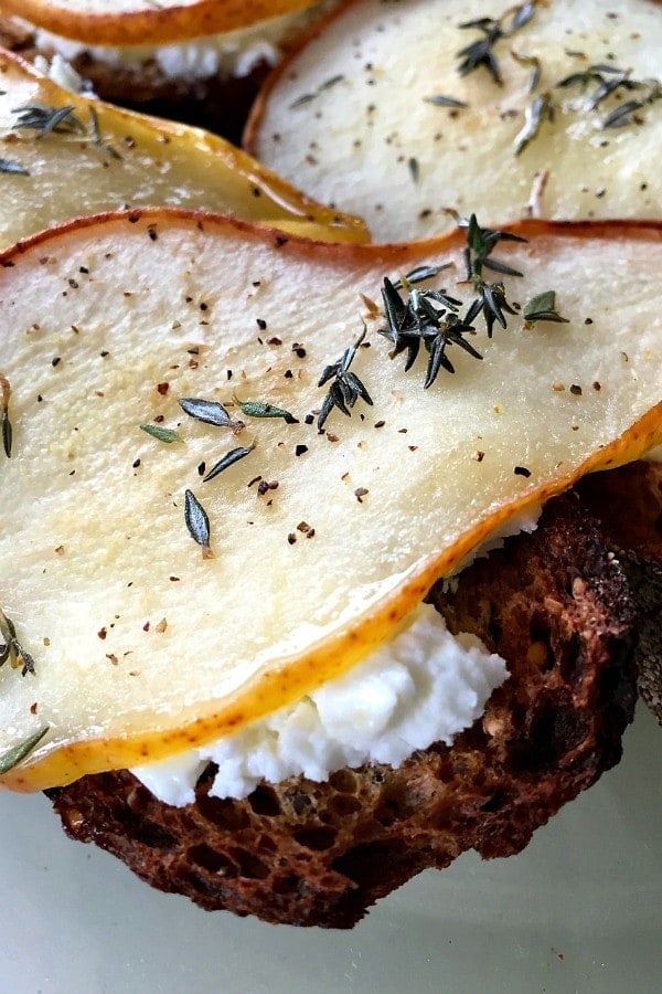 Roasted Honey Pear Crostini | ReluctantEntertainer.com