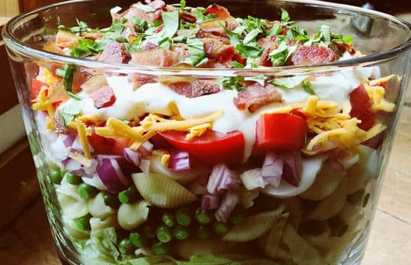 layered bacon pea salad with dressing