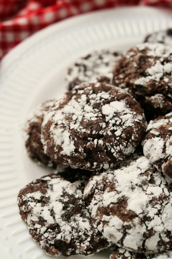 Brownie Date Crinkle Cookies