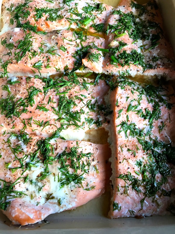 Lemon Dill Salmon with Cucumber Herb Sauce