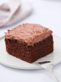 chocolate cake with frosting