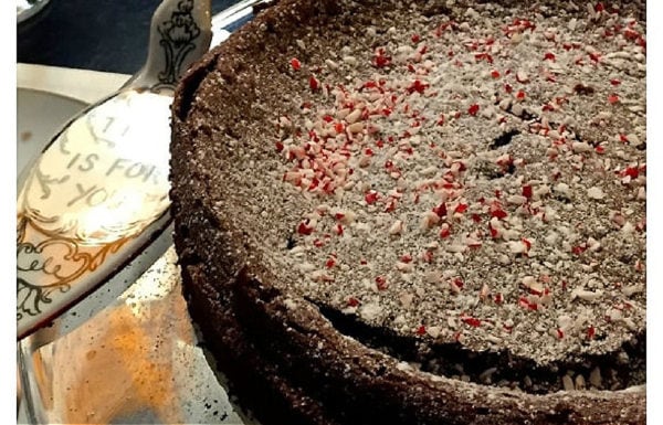 cracked peppermint flourless cake