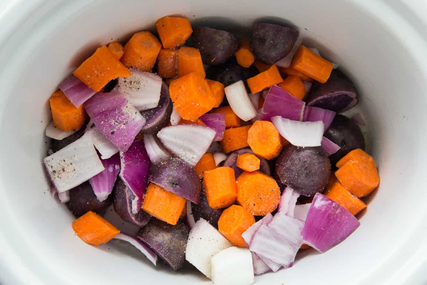 Slow Cooker Chicken Breasts with Carrots and Potatoes
