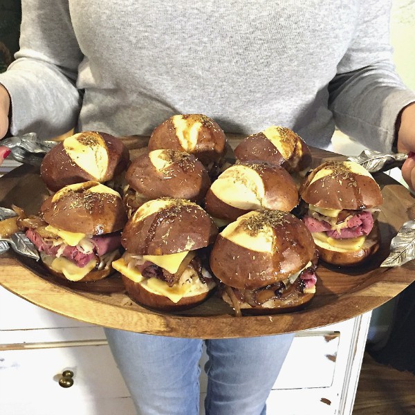 Hot Pastrami Sliders