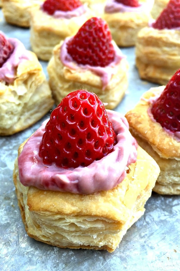 strawberry puff pastry bites