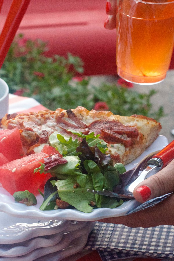 Summer Pizza Party with Easy Strawberry Lemonade