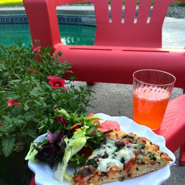 Summer Pizza Party with Easy Strawberry Lemonade