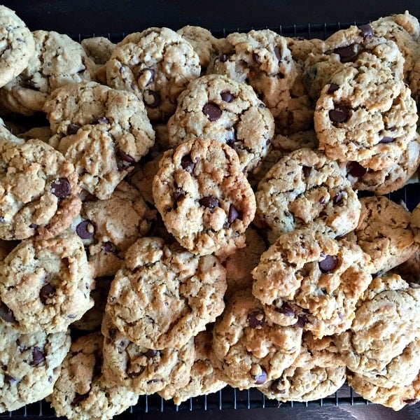 Granola Chocolate Chip Cookies