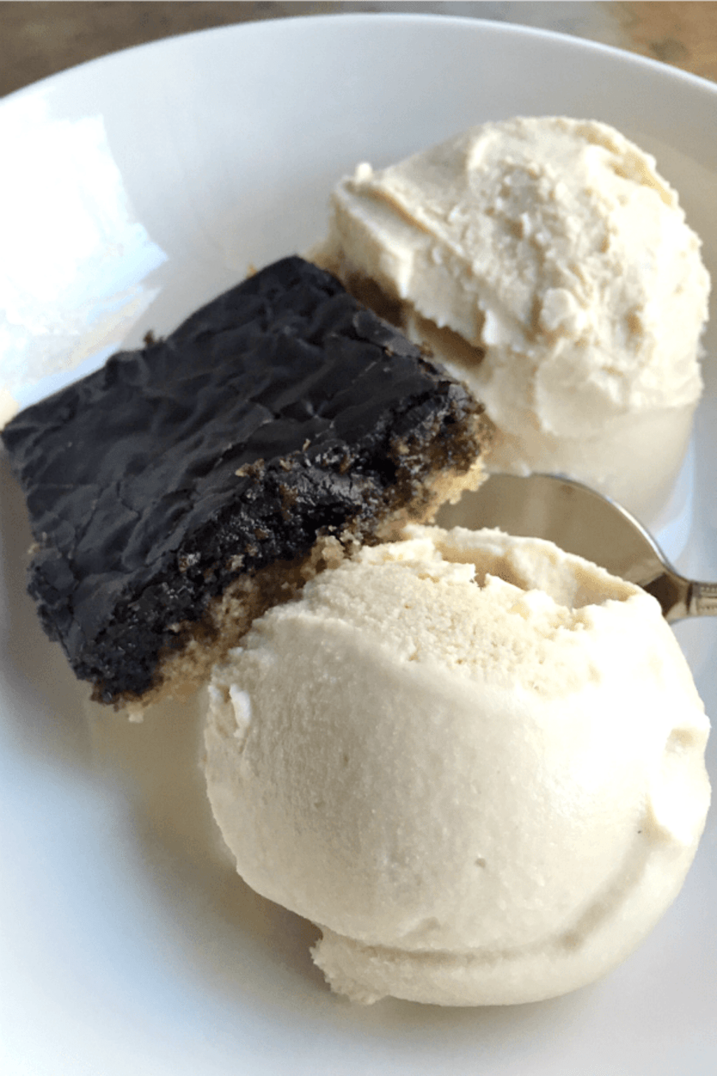 Old-Fashioned Homemade Vanilla Ice Cream - Reluctant Entertainer