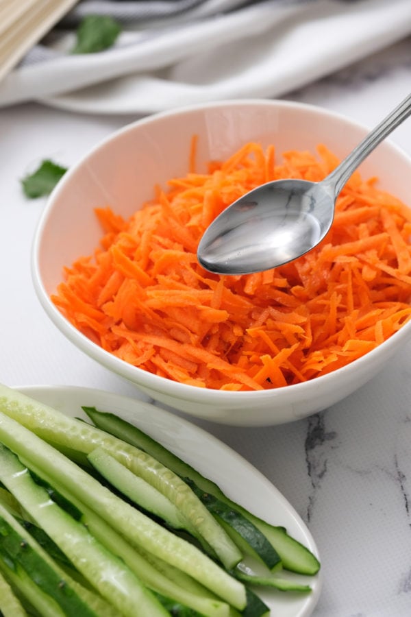 sliced carrots for spring rolls