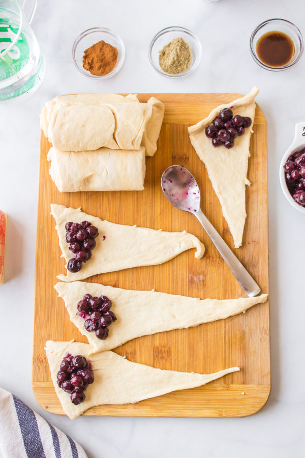 how to roll crescent rolls