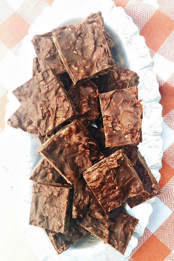 crunchy no-bake chocolate peanut butter bars