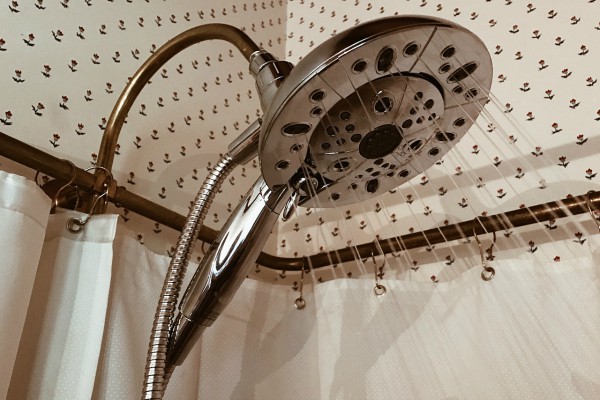 Bathroom Improvement: Delta In2ition Showerhead
