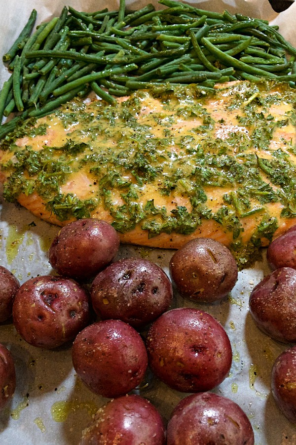 Roasted Lemon Salmon with Green Beans
