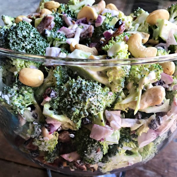 Easy Broccoli Bacon Cashew Salad