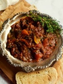 Sweet and Spicy Tomato Basil Spread