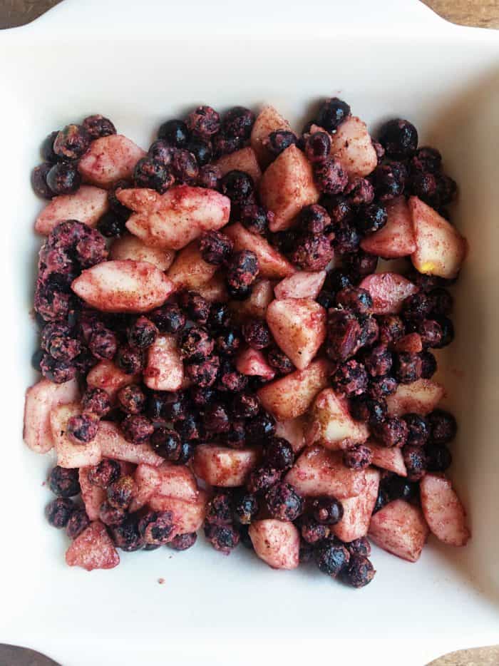 Cardamom Pear Blueberry Crisp