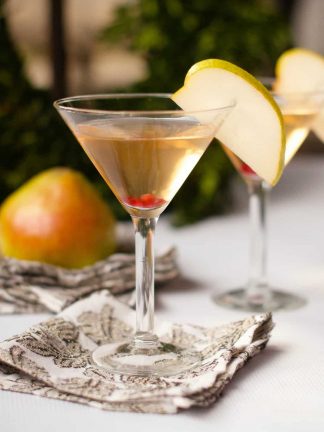 Best Pear Martini Cocktail Recipe