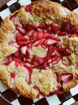 Strawberry Breakfast Yogurt Cake Recipe