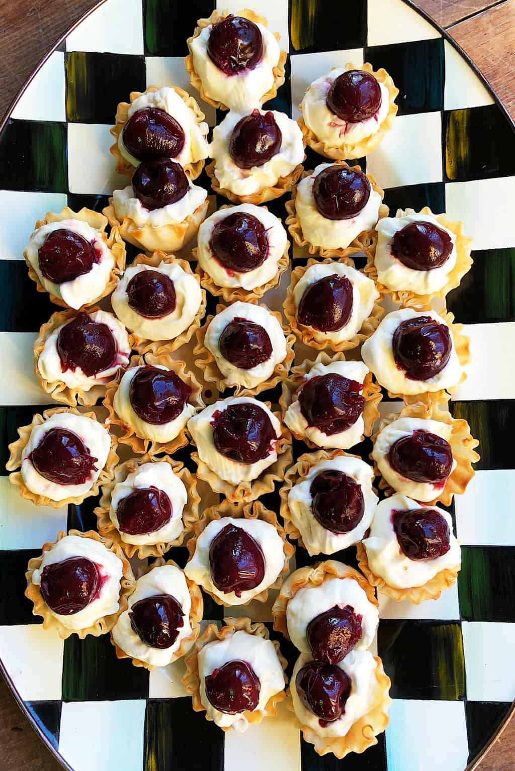 Berry phyllo cups with lemon cheesecake cream - Caroline's Cooking