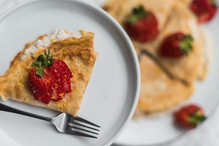 Easy Strawberry Crepes Recipe