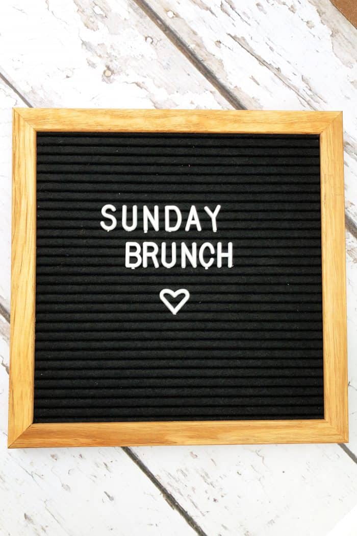 square board that reads Sunday Brunch