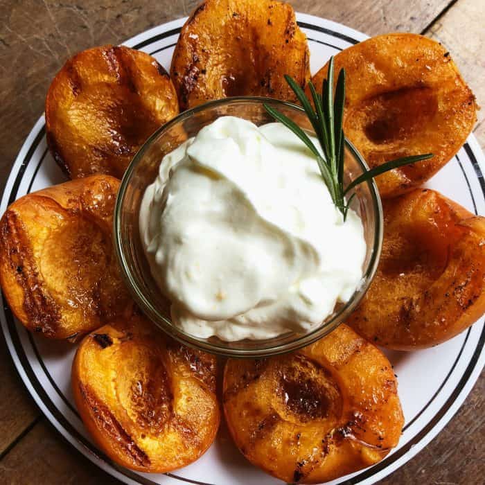Delicious Grilled Apricots with Sweet Cream
