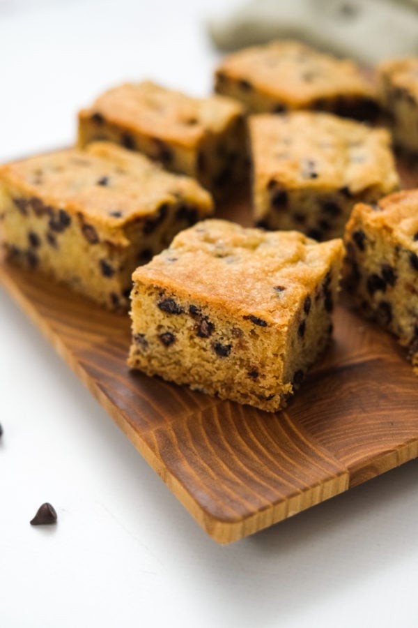 https://reluctantentertainer.com/wp-content/uploads/2018/07/Chocolate-Chip-Bars--600x900.jpeg