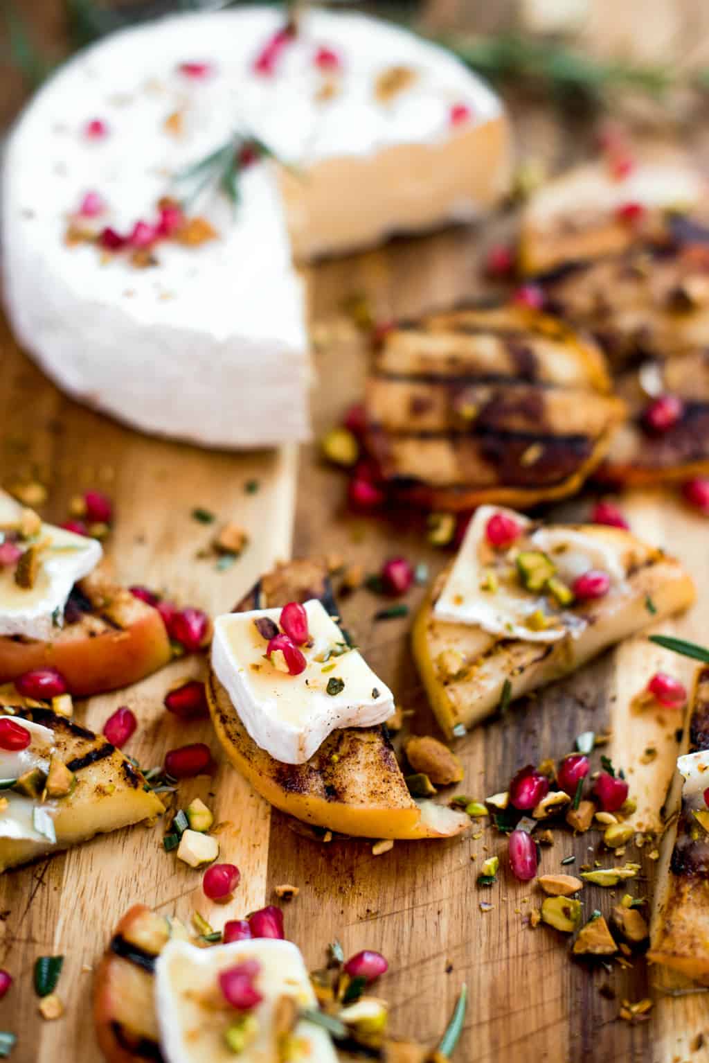 Baked Brie With Pomegranate And Pistachios Recipe