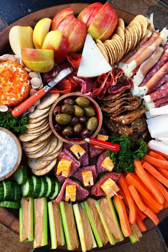 https://reluctantentertainer.com/wp-content/uploads/2018/11/Holiday-Kid-Friendly-Charcuterie-Board-1-700x1050.jpg