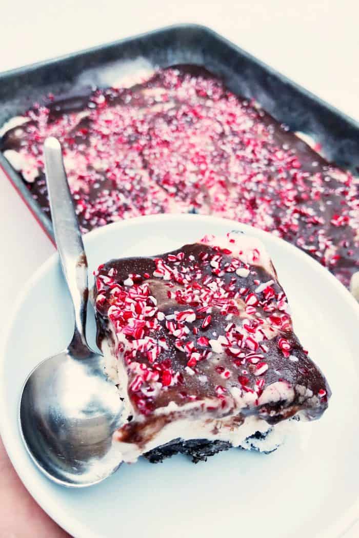 Easy Frozen Peppermint Ice Cream Dessert