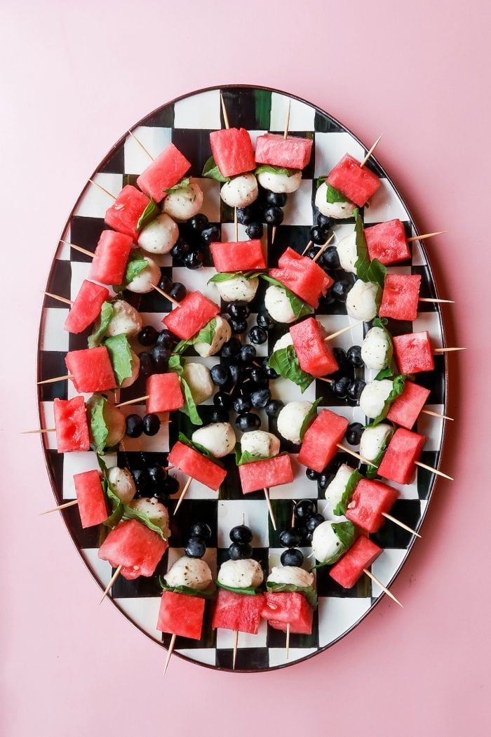 Watermelon Skewers #watermeloncaprese #watermelonskewers #watermelonbites