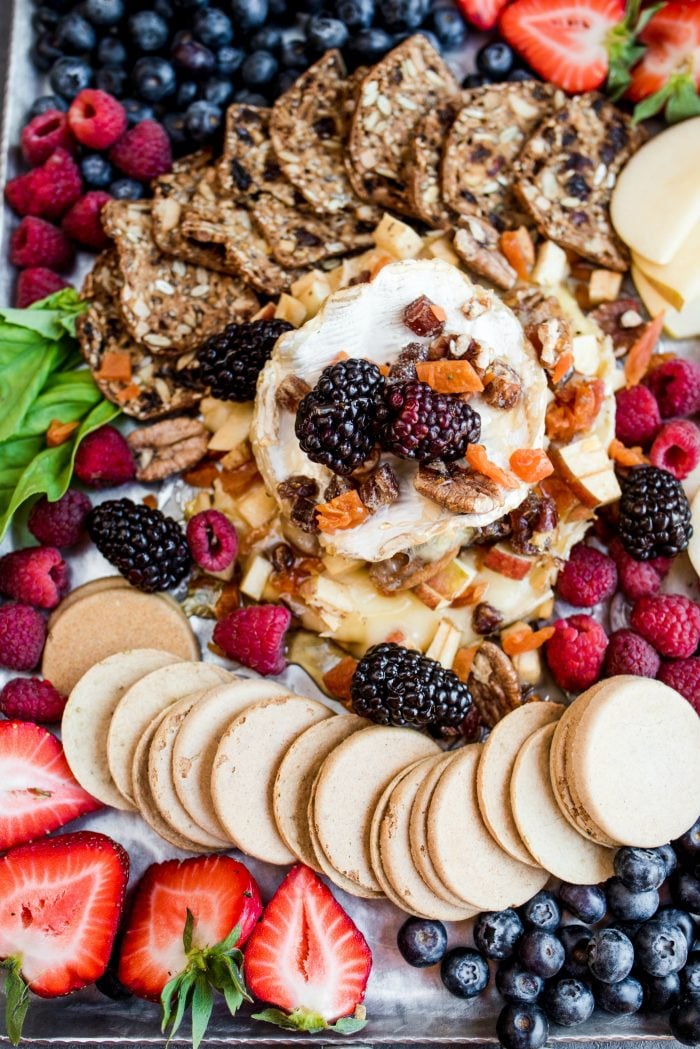 Summer Fruit Baked Brie Recipe #appetizer #bakedbrie #summerappetizer