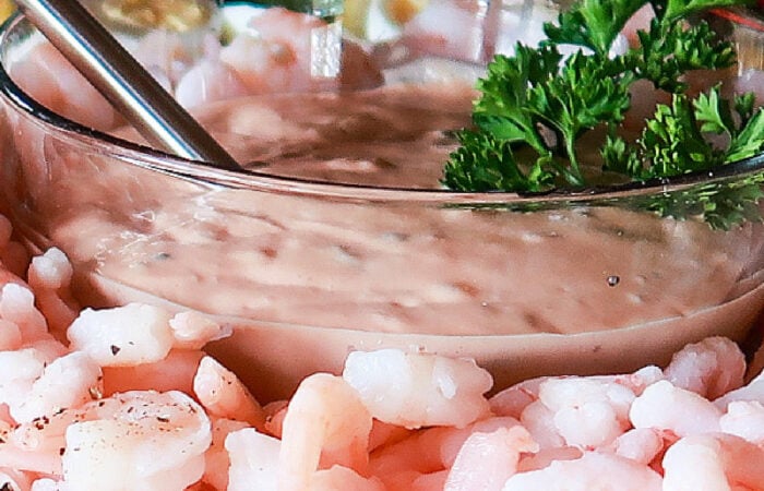 bowl of 1000 island dressing