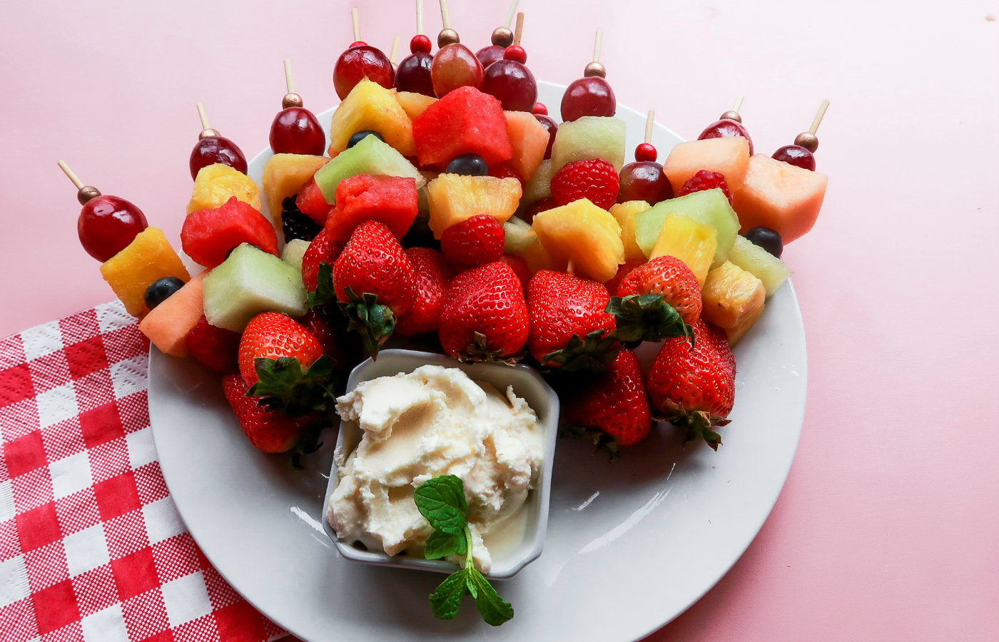 Easy Summer Fruit Kebabs Reluctant Entertainer