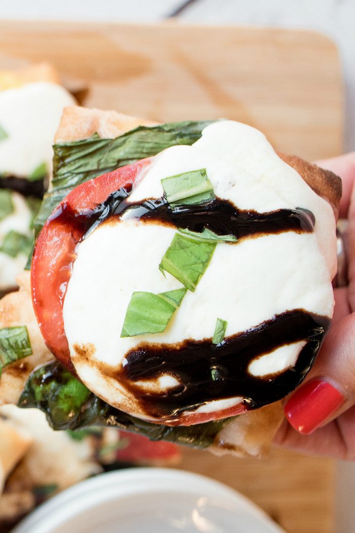 BEST Caprese Flatbread Pizza recipe