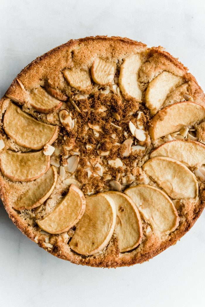 EASY Spelt Cinnamon Apple Cake